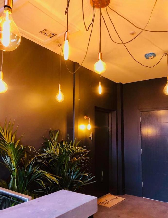 See Our Amazing Score At The Kepties - 5 X Luxurious Serviced Apartments - With Gardens - Fully Equipped - Free Parking - By Orion Short Stays - See Our Other Individual Listings --- This Is For Brand Awareness Only --- 아브로스 외부 사진