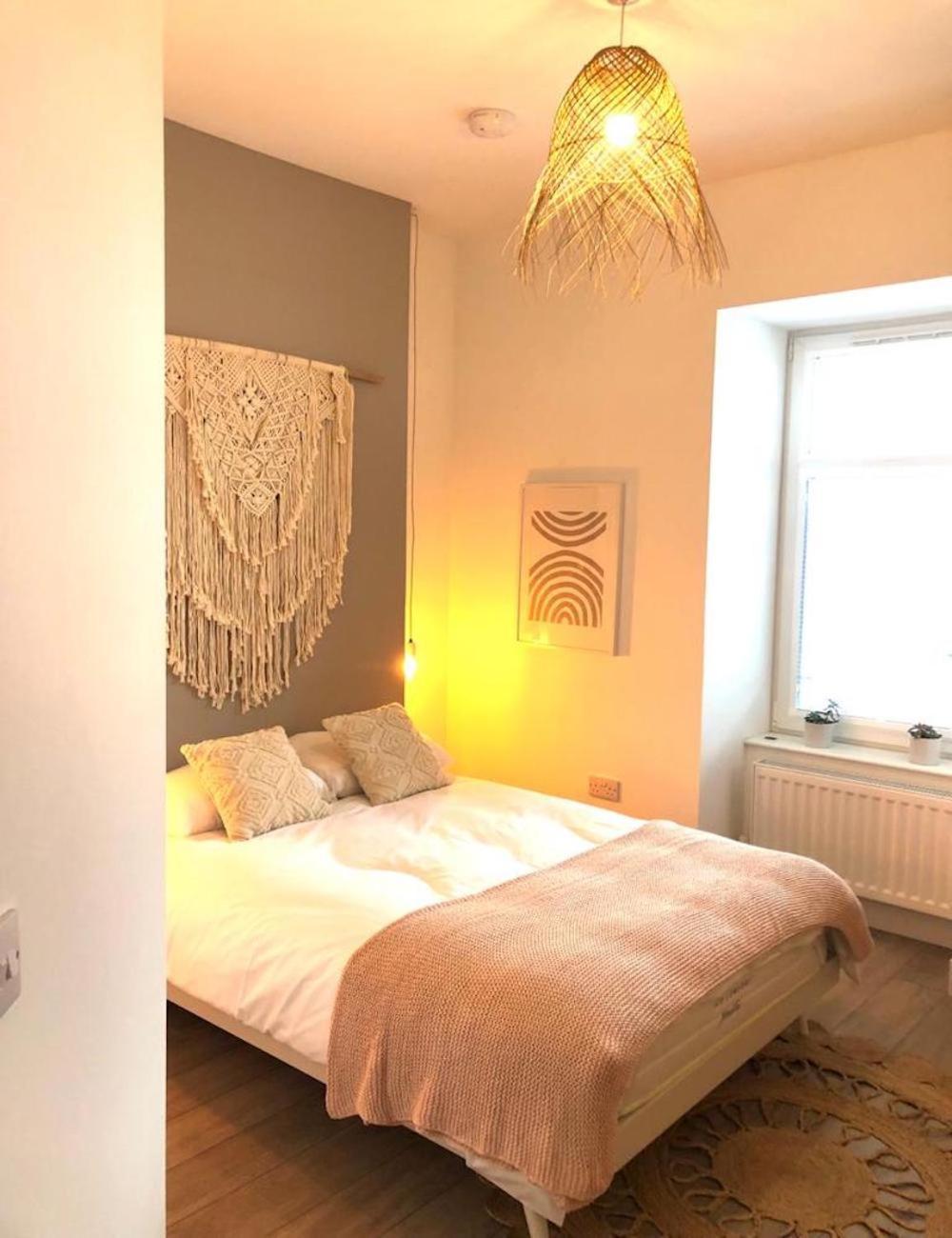 See Our Amazing Score At The Kepties - 5 X Luxurious Serviced Apartments - With Gardens - Fully Equipped - Free Parking - By Orion Short Stays - See Our Other Individual Listings --- This Is For Brand Awareness Only --- 아브로스 외부 사진
